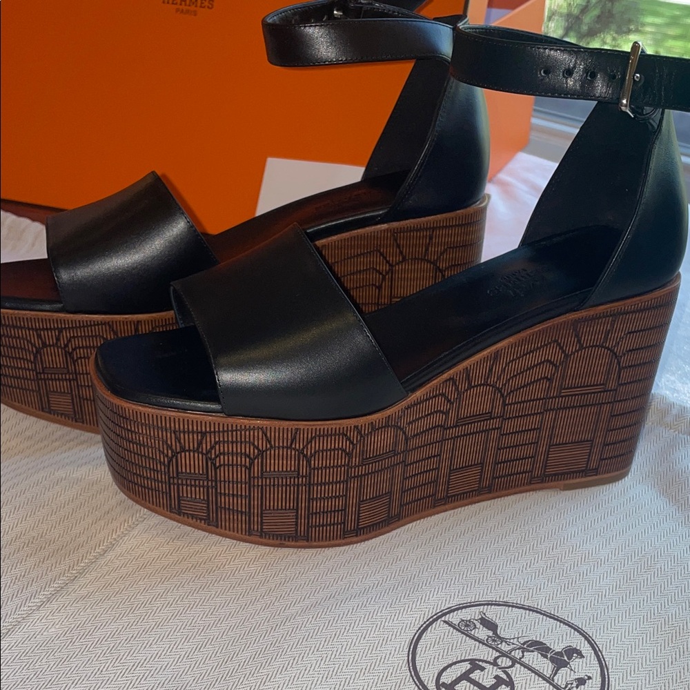 Hermes sandals femme illusion 35 Black Leather Ankle-Strap Platform Wedge - Picture 2 of 13